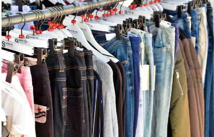 Chic and Comfortable_ Exploring the Latest Modern Cuts in Plus-Size Trousers (1)